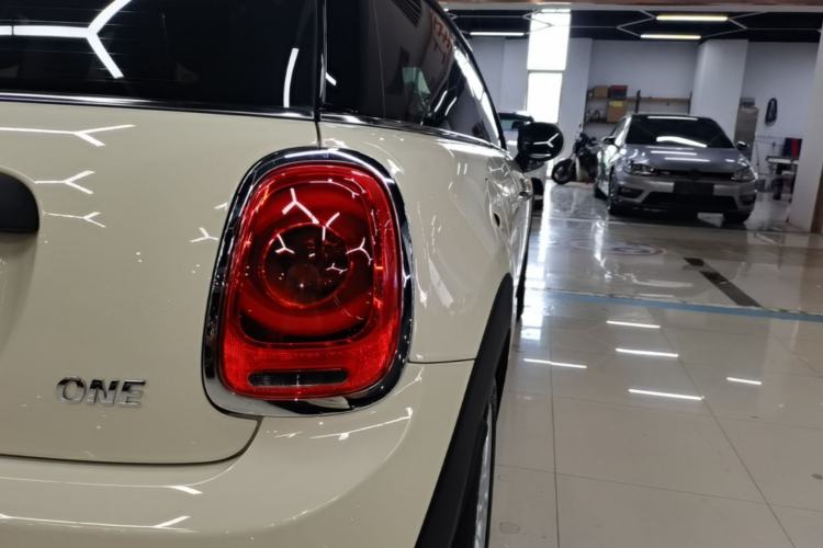 Used MINI 2018 1.5T ONE Exterior 3