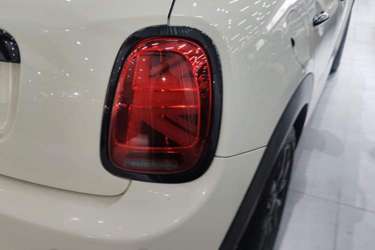 Used MINI 2018 1.5T COOPER Classic Edition Five-Door Version Exterior 3