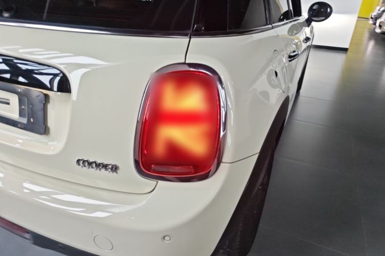 Used MINI 2018 1.5T COOPER Classic Edition Five-Door Version Exterior 3