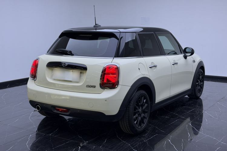 Used MINI 2018 1.5T COOPER Classic Edition Five-Door Version Exterior 3