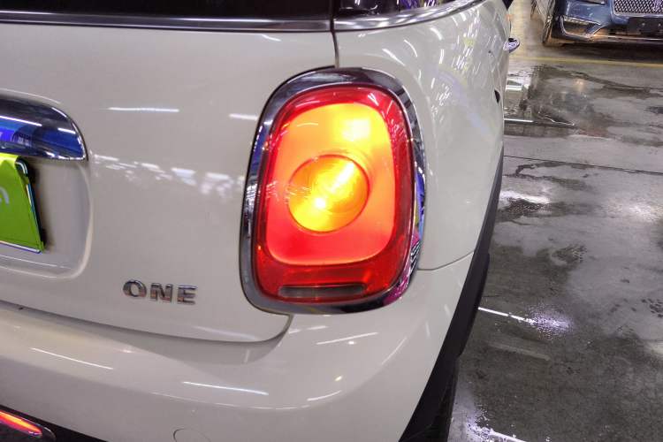 Used MINI 2018 1.5T ONE PLUS Exterior 3