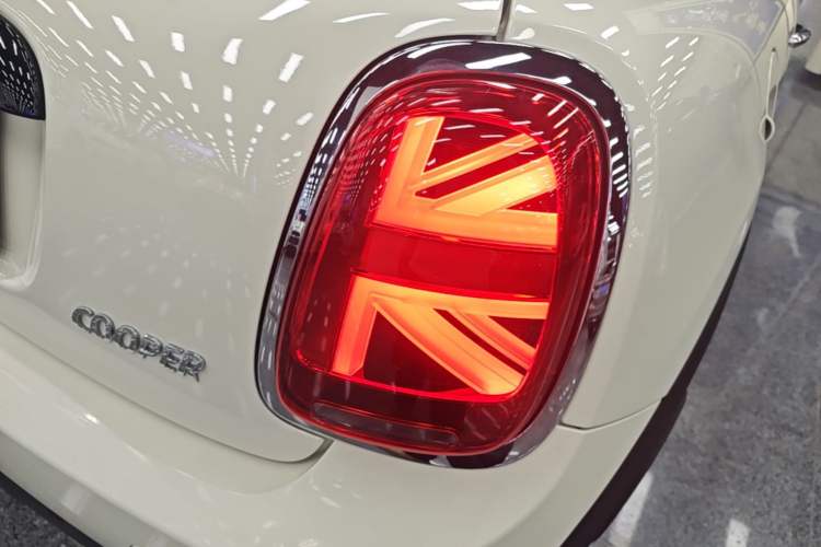 Used MINI 2018 1.5T COOPER Classic Edition Exterior 3