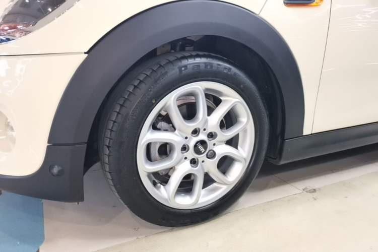 Used MINI 2018 1.5T ONE Exterior 4
