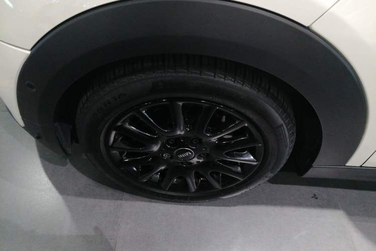 Used MINI 2018 1.5T COOPER Classic Edition Five-Door Version Exterior 4