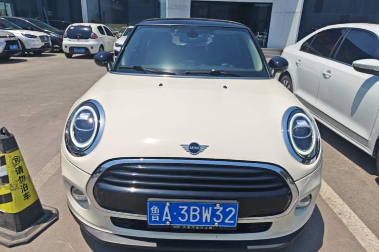 Used MINI 2018 1.5T COOPER Classic Edition Front