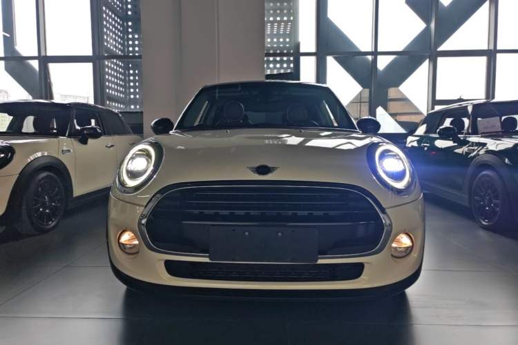 Used MINI 2018 1.5T COOPER Classic Edition Five-Door Version Front
