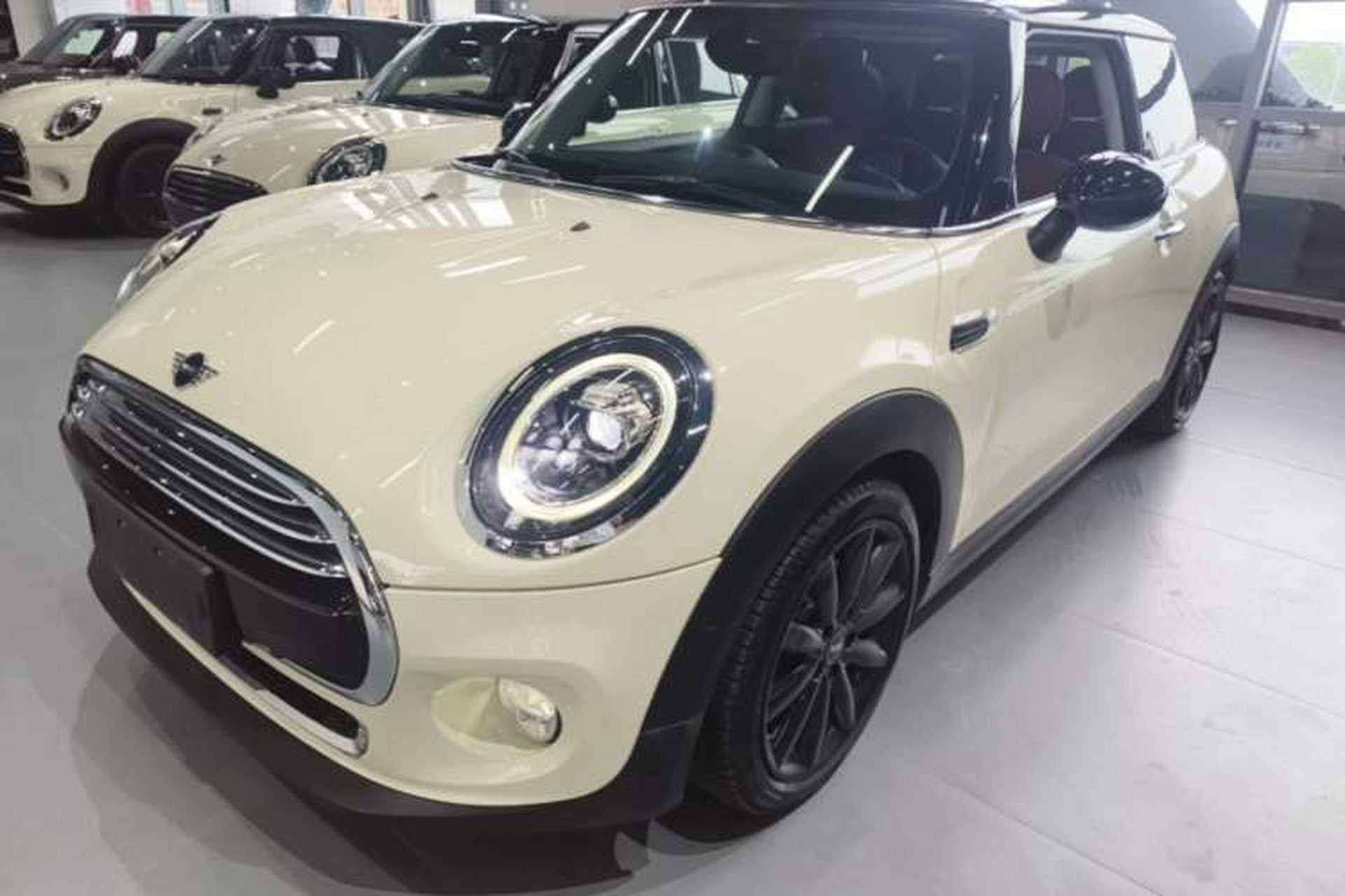 Used MINI 2018 1.5T COOPER Artist Front Left 45 Deg