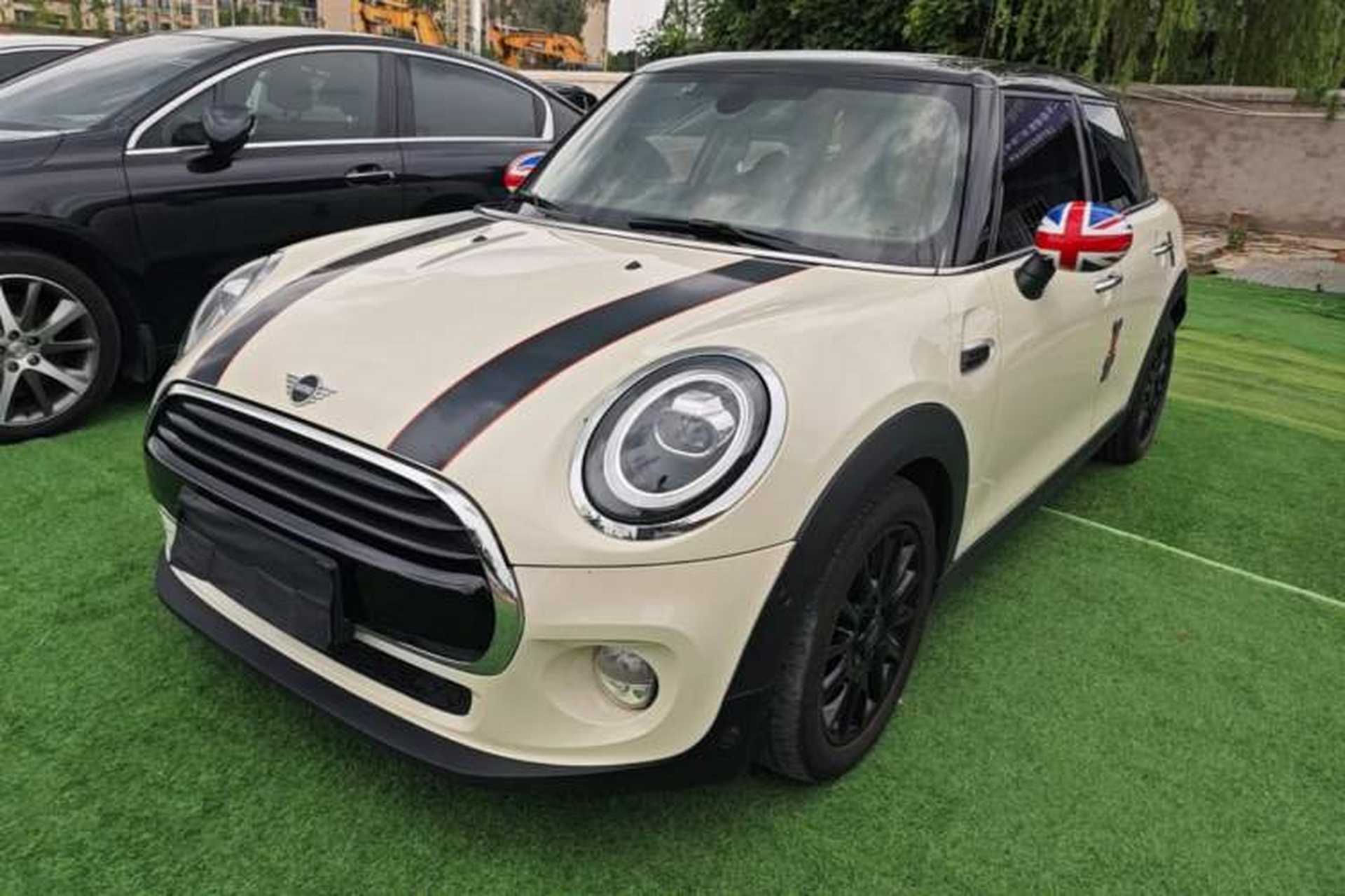 Used MINI 2018 1.5T COOPER Classic Edition Five-Door Version Front Left 45 Deg