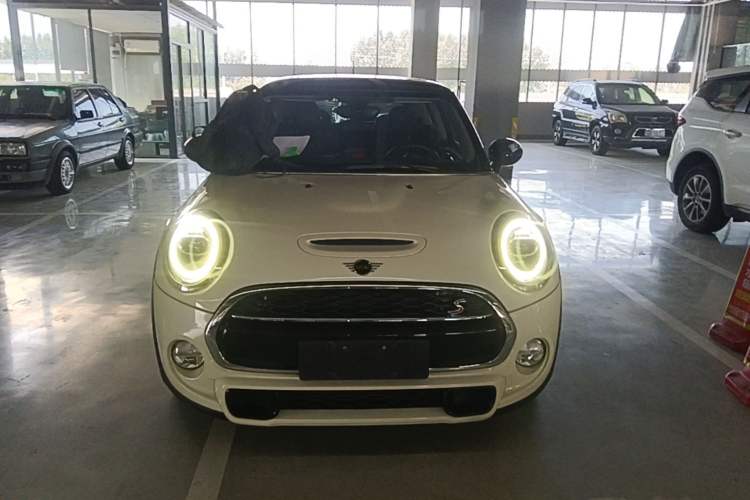 Used MINI 2018 2.0T COOPER S Classic Edition Front