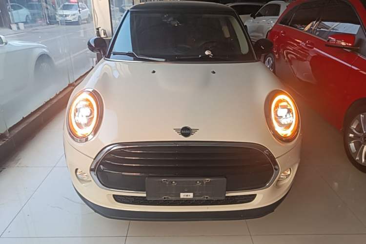 Used MINI 2018 1.5T COOPER Classic Edition Front