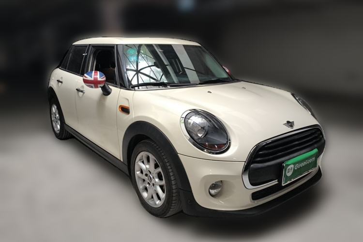 Used MINI 2018 1.5T ONE Five-Door Edition Front Right 45 Deg