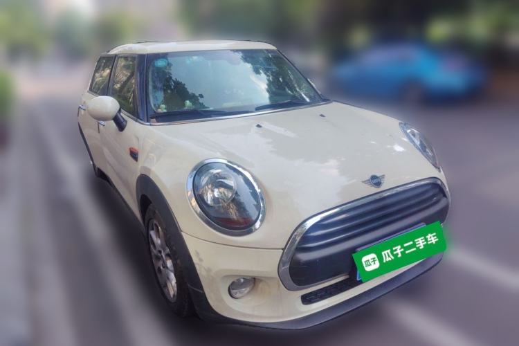 Used MINI 2018 1.5T ONE Five-Door Edition Front Right 45 Deg