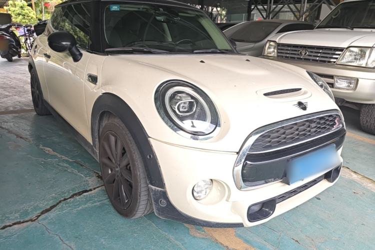 Used MINI 2018 2.0T COOPER S Classic Edition Front Right 45 Deg