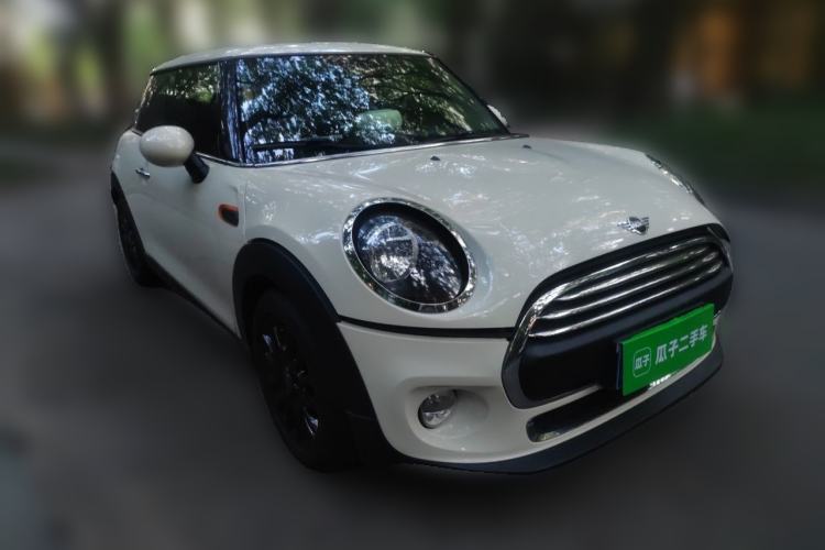 Used MINI 2018 1.5T ONE PLUS Front Right 45 Deg