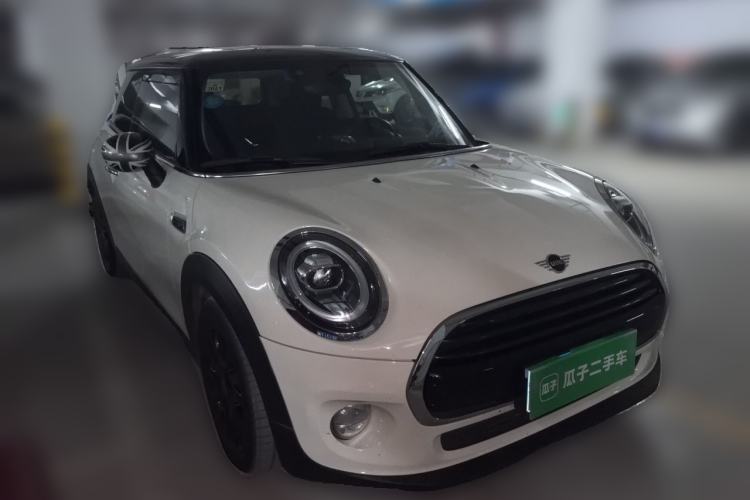 Used MINI 2018 1.5T COOPER Classic Edition Front Right 45 Deg
