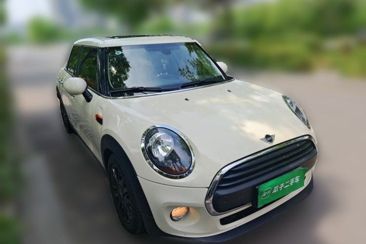 Used MINI 2018 1.5T ONE PLUS Five-Door Edition Front Right 45 Deg