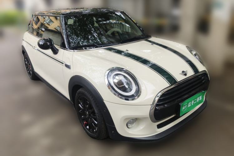 Used MINI 2018 1.5T COOPER Classic Edition Front Right 45 Deg