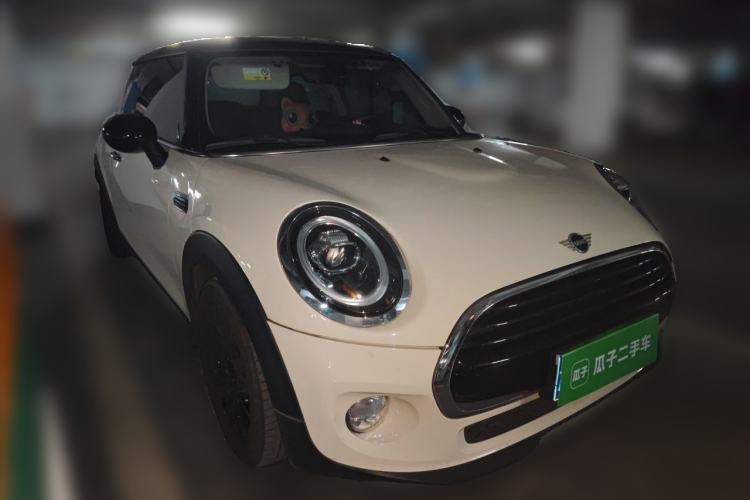 Used MINI 2018 1.5T COOPER Classic Edition Front Right 45 Deg