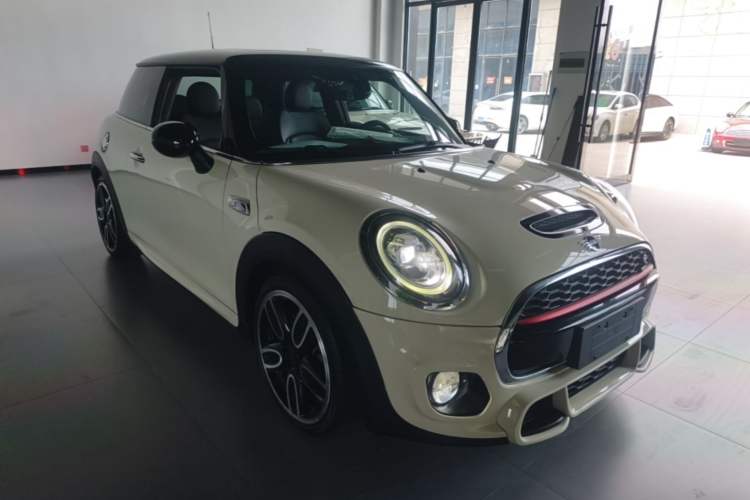 Used MINI 2018 2.0T COOPER S Racing Driver Front Right 45 Deg