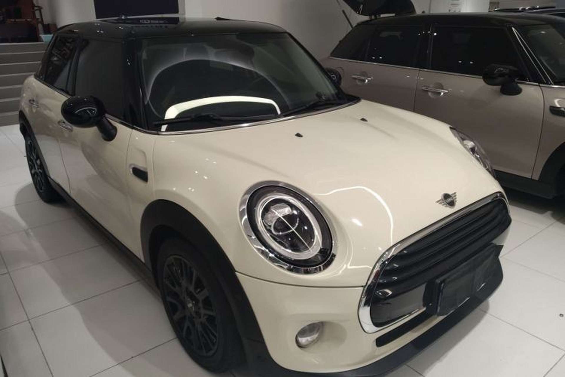 Used MINI 2018 1.5T COOPER Classic Edition Five-Door Version Front Right 45 Deg