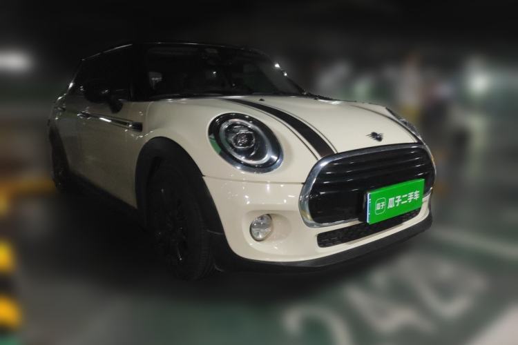Used MINI 2018 1.5T COOPER Classic Edition Five-Door Version Front Right 45 Deg