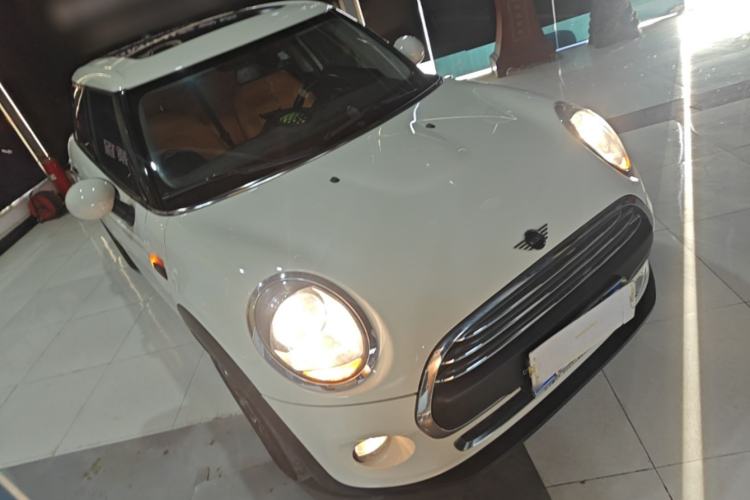 Used MINI 2018 1.5T ONE PLUS Five-Door Edition Front Right 45 Deg