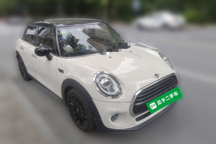 Used MINI 2018 1.5T COOPER Classic Edition Five-Door Version Front Right 45 Deg