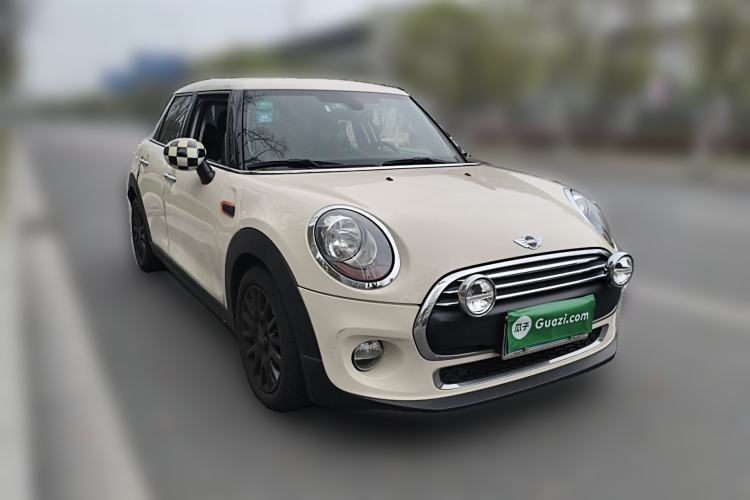 Used MINI 2018 1.5T ONE PLUS Five-Door Edition Front Right 45 Deg