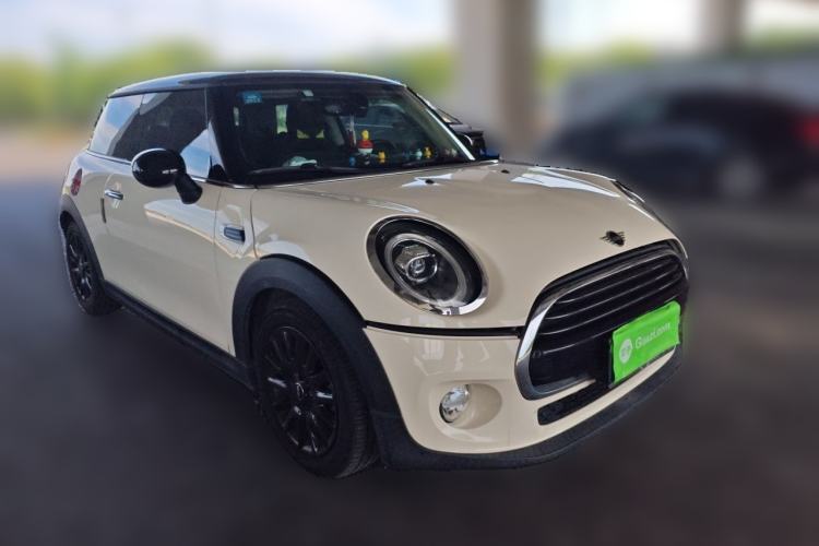 Used MINI 2018 1.5T COOPER Classic Edition Front Right 45 Deg