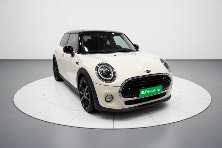 Used MINI 2018 1.5T COOPER Classic Edition Five-Door Version Front Right 45 Deg