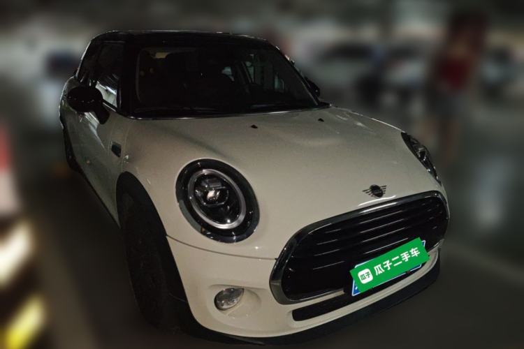 Used MINI 2018 1.5T COOPER Classic Edition Five-Door Version Front Right 45 Deg