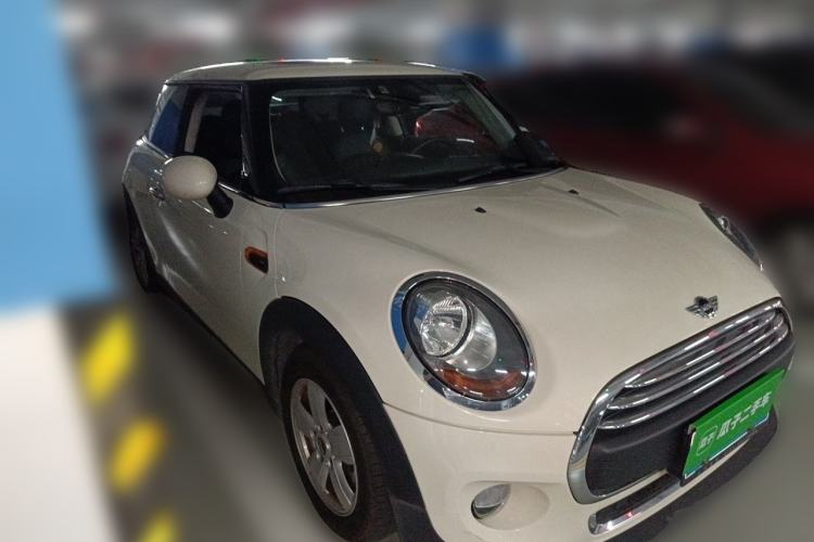 Used MINI 2018 1.5T ONE Front Right 45 Deg