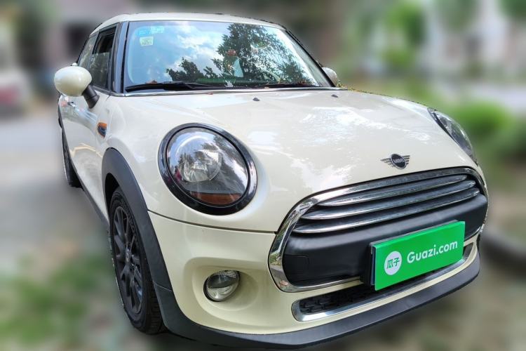 Used MINI 2018 1.5T ONE PLUS Five-Door Edition Front Right 45 Deg