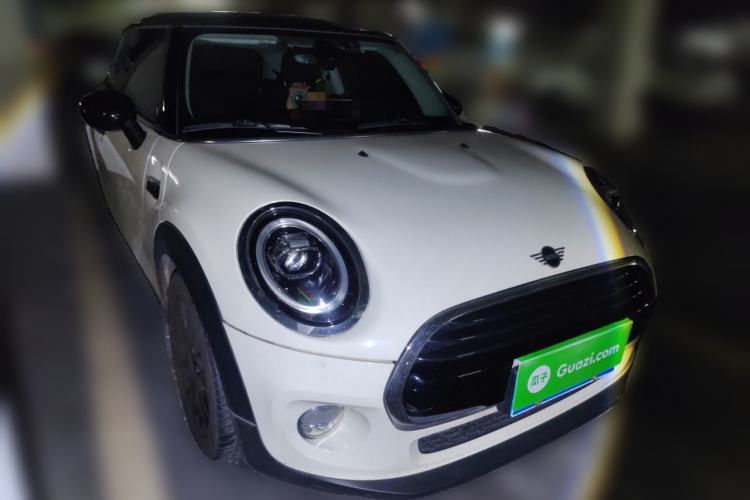 Used MINI 2018 1.5T COOPER Classic Edition Front Right 45 Deg