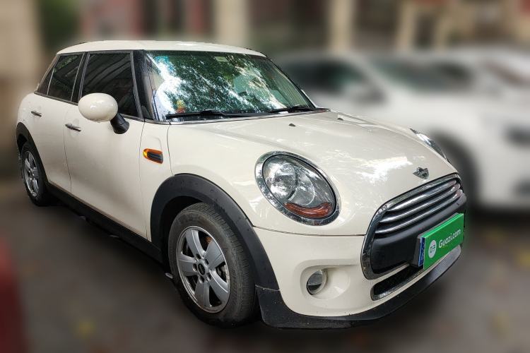 Used MINI 2018 1.5T ONE Five-Door Edition Front Right 45 Deg