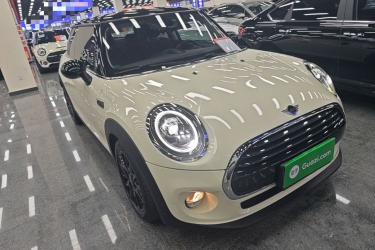 Used MINI 2018 1.5T COOPER Classic Edition Front Right 45 Deg