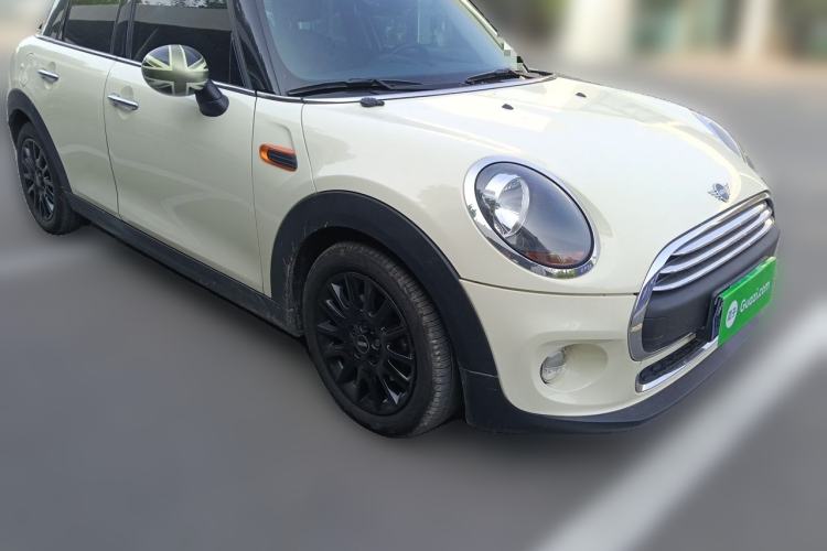 Used MINI 2018 1.5T ONE PLUS Five-Door Edition Front Right 45 Deg