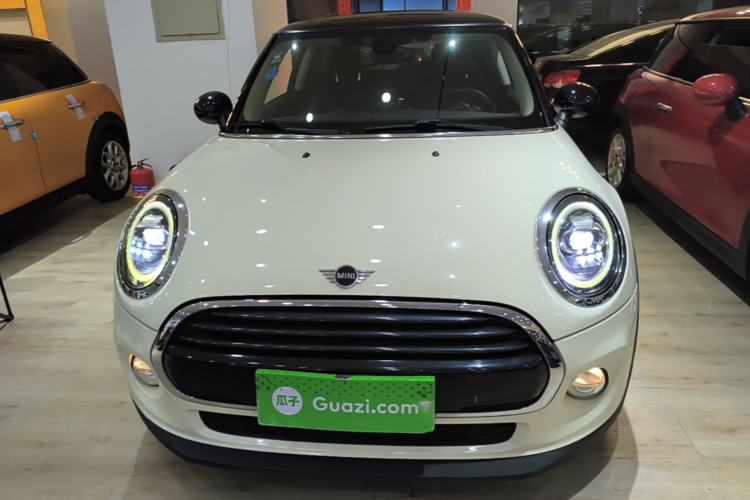 Used MINI 2018 1.5T COOPER Classic Edition Front