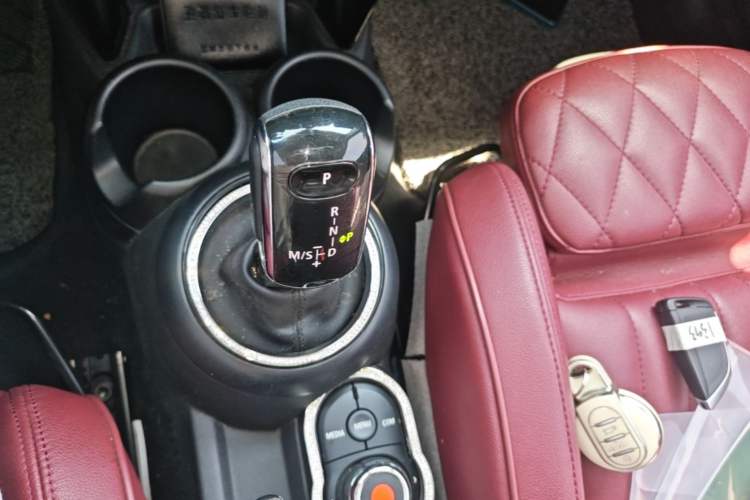 Used MINI 2018 1.5T COOPER Classic Edition Gear Lever