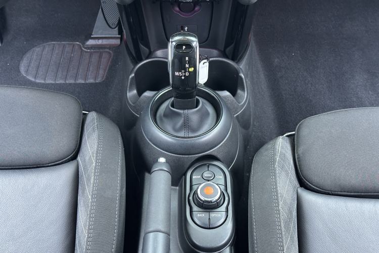 Used MINI 2018 1.5T COOPER Classic Edition Gear Lever