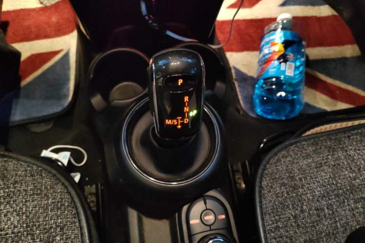 Used MINI 2018 1.5T ONE PLUS Gear Lever