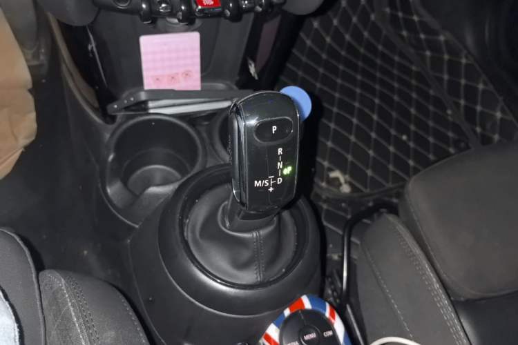 Used MINI 2018 1.5T COOPER Classic Edition Gear Lever