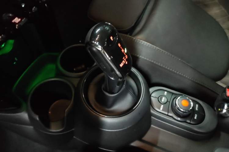 Used MINI 2018 1.5T COOPER Classic Edition Gear Lever