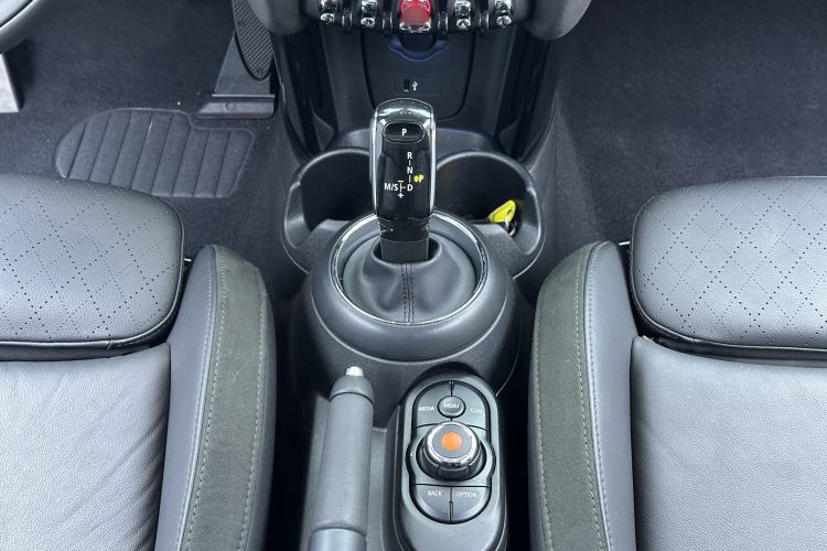 Used MINI 2018 1.5T COOPER Artist Gear Lever