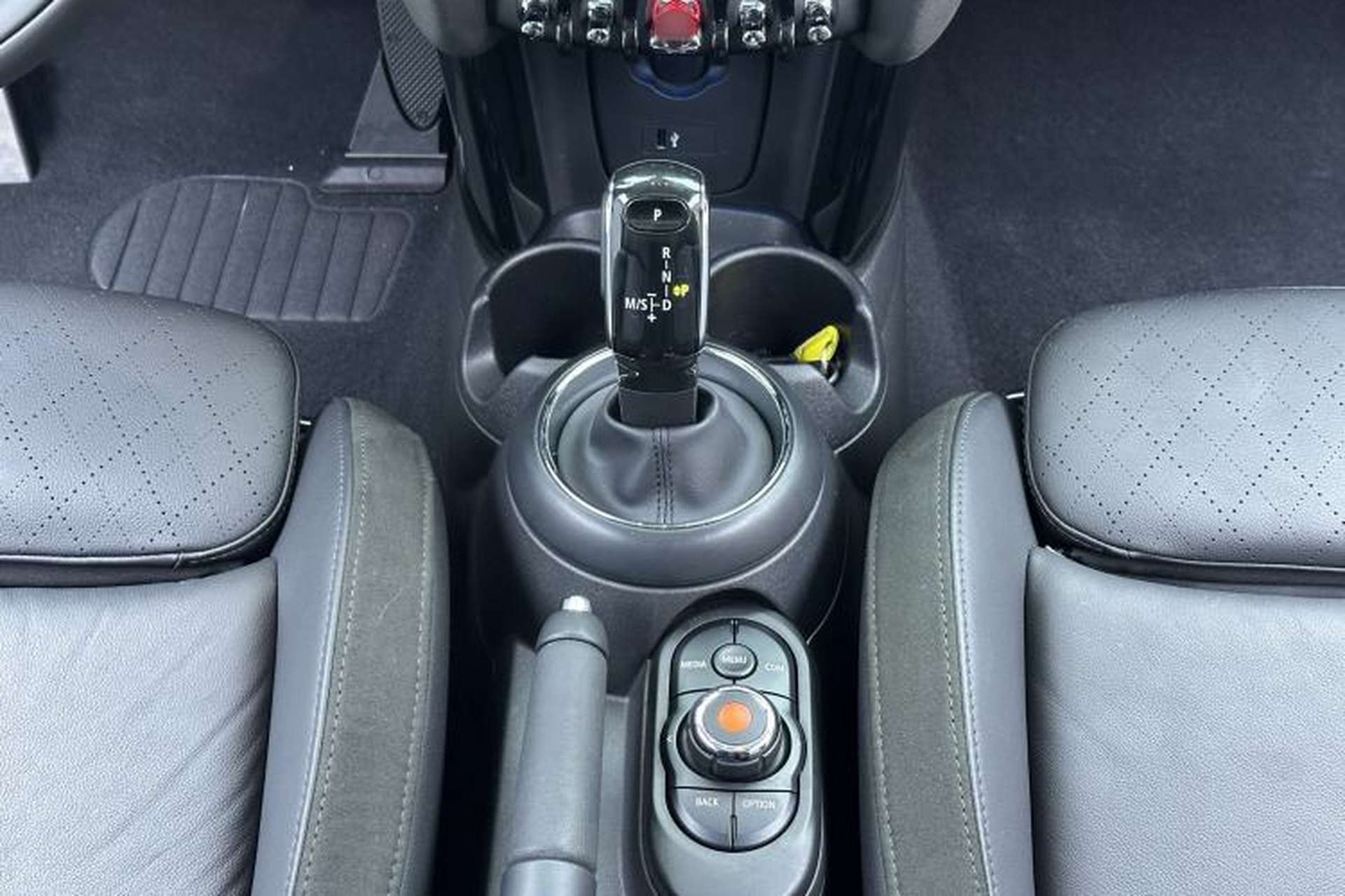 Used MINI 2018 1.5T COOPER Artist Gear Lever