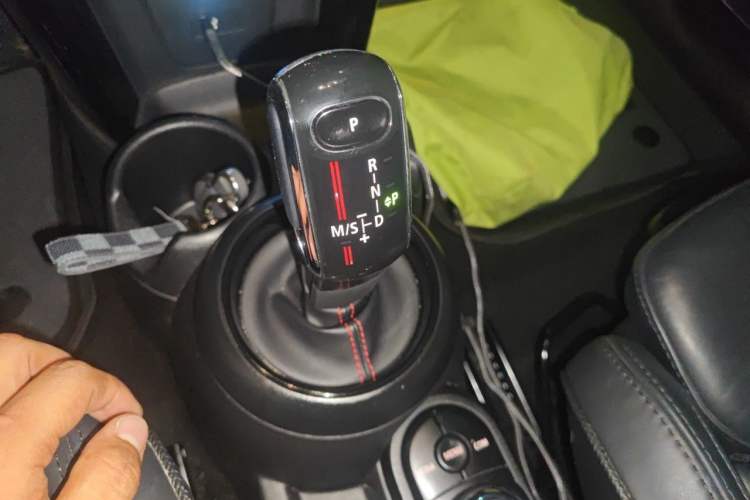 Used MINI 2018 2.0T COOPER S Artist Gear Lever