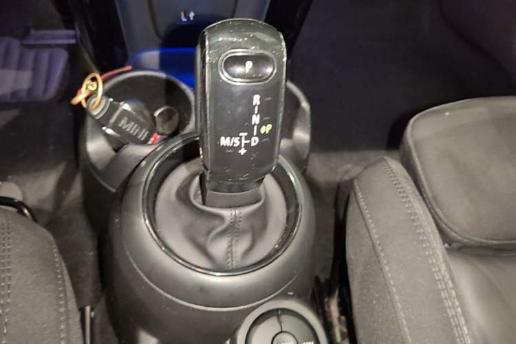 Used MINI 2018 1.5T COOPER Classic Edition Gear Lever