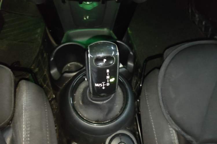 Used MINI 2018 1.5T COOPER Classic Edition Gear Lever