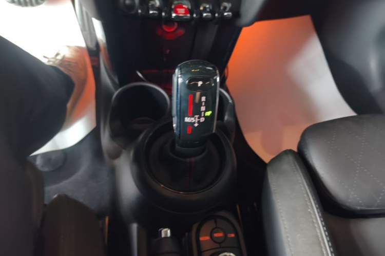 Used MINI 2018 2.0T COOPER S Racing Driver Gear Lever