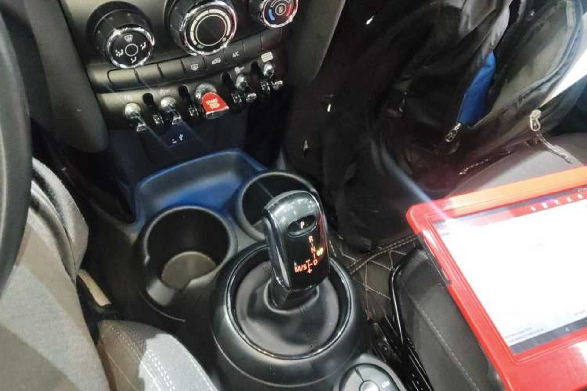 Used MINI 2018 1.5T COOPER Classic Edition Five-Door Version Gear Lever